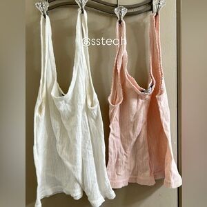 Brandy Melville Light Pink Rare top + White top🎀